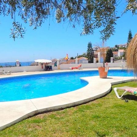 Beautiful 3 Bedroom Townhouse In Urb. Tropicana, Nerja Zewnętrze zdjęcie