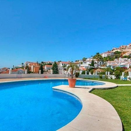 Beautiful 3 Bedroom Townhouse In Urb. Tropicana, Nerja Zewnętrze zdjęcie